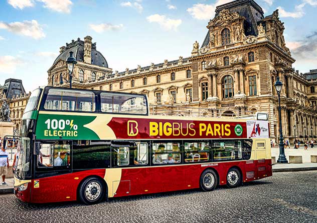 Bus turístico en París